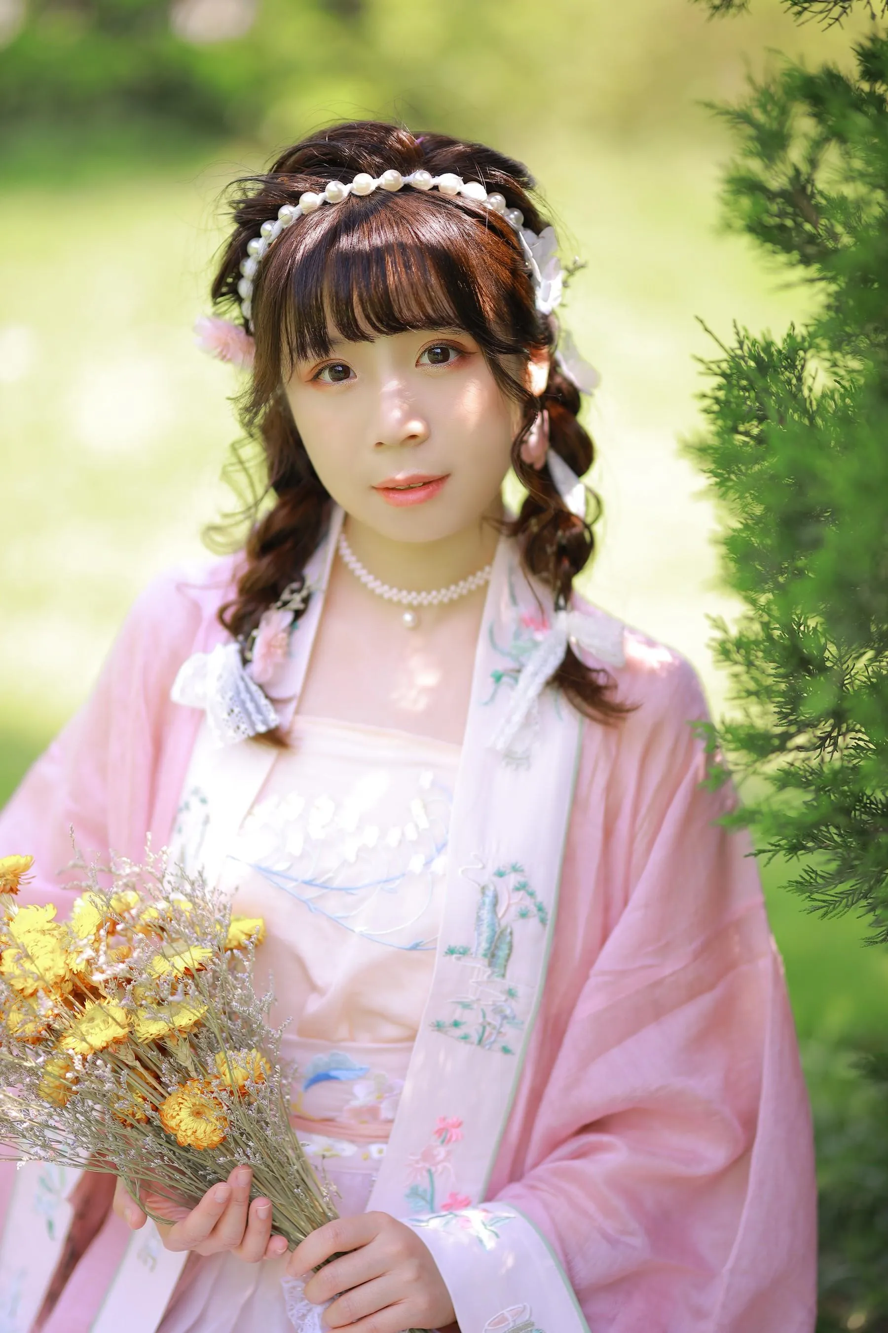 [YITUYU艺图语]2022.08.20 吻花香 Suky喜欢软绵绵毛茸茸的团子 [26P]插图9